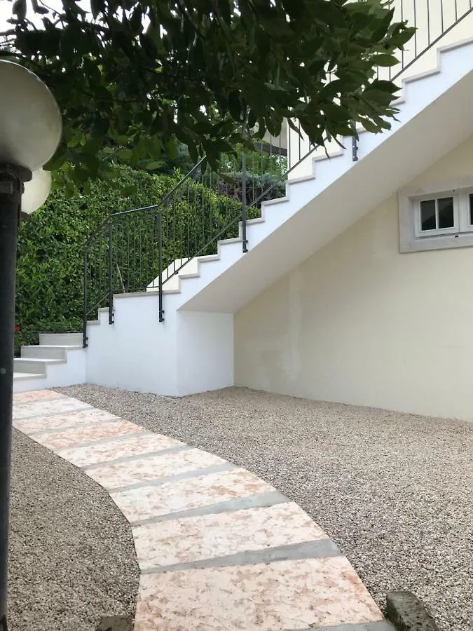 Apartment Villa Ca Bianca Torri Del Benaco Italy